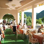 Готель Zwei Mohren 3*